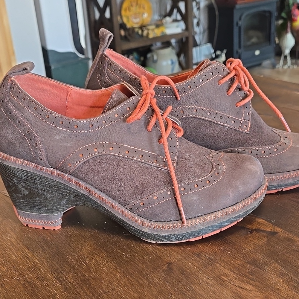 Jambu Seattle Wingtip Heeled Leather Suede Oxford Peach Brown Womens Size 7 - Picture 2 of 7